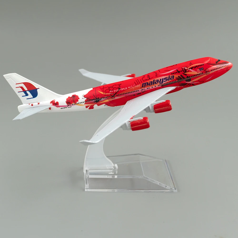 Kids Toys Malaysia - 1/400 Scale เครื่องบินโบอิ้ง 747 มาเลเซีย 16